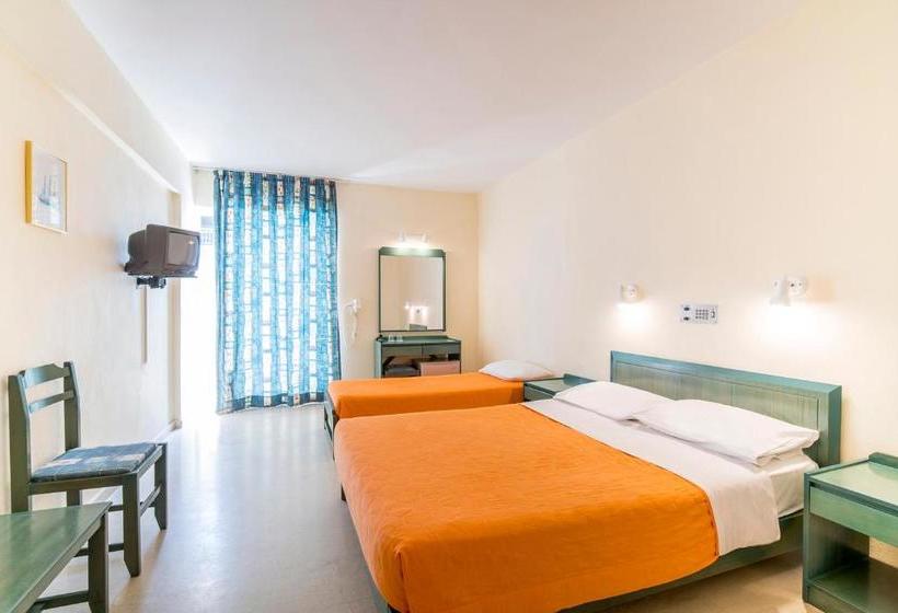 ホテル Evelyn Beach