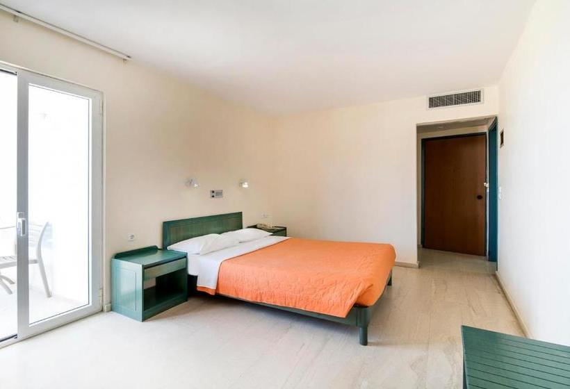 ホテル Evelyn Beach