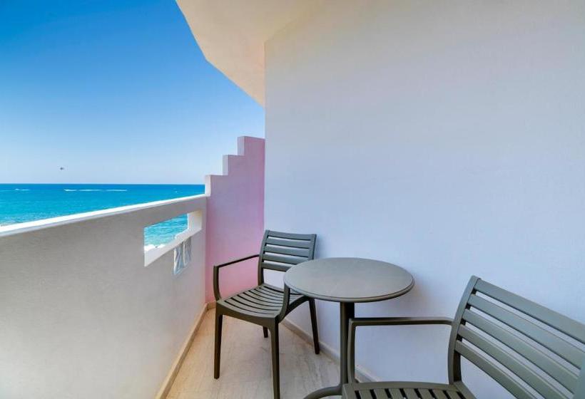 ホテル Evelyn Beach