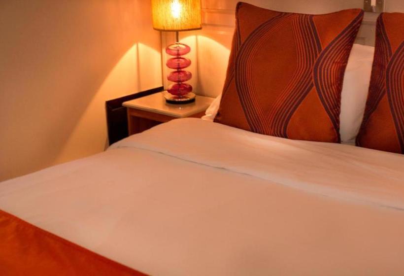 בית מלון כפרי Guy's Thatched Hamlet