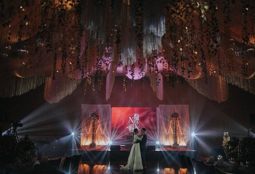 هتل Holiday Inn & Suites Manila Galleria, An Ihg