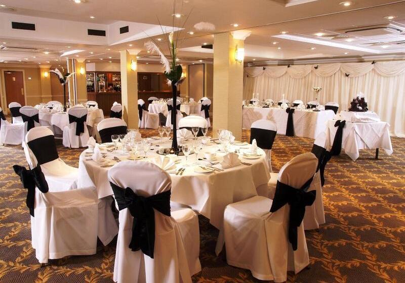 Warwickshire Park Hotel Kenilworth By Belvilla