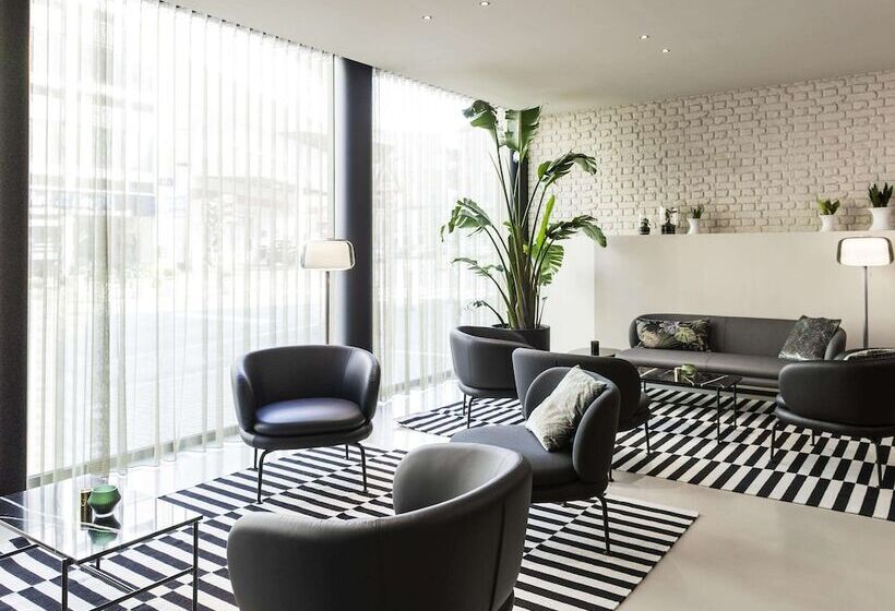 酒店 Ibis Brussels Centre Chatelain