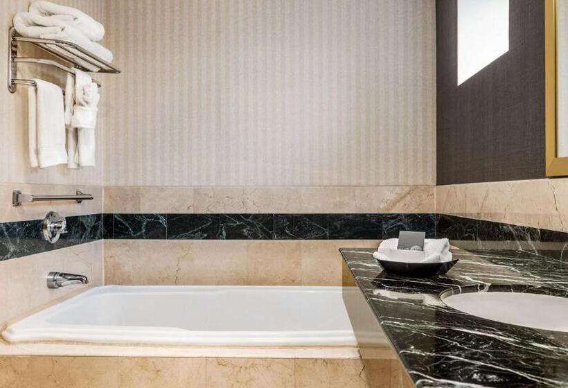 فندق Inn At Great Neck