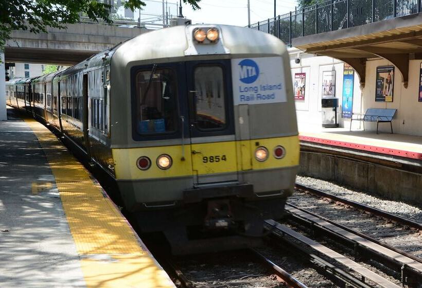 فندق Inn At Great Neck