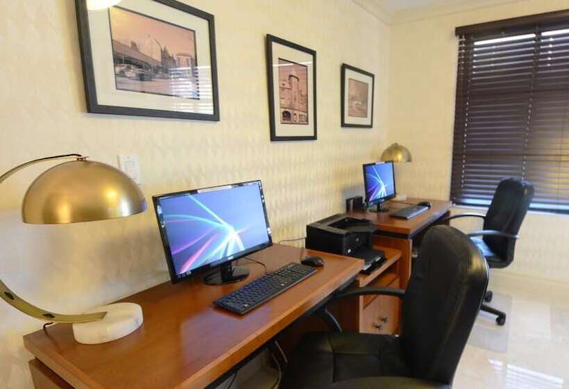 فندق Inn At Great Neck