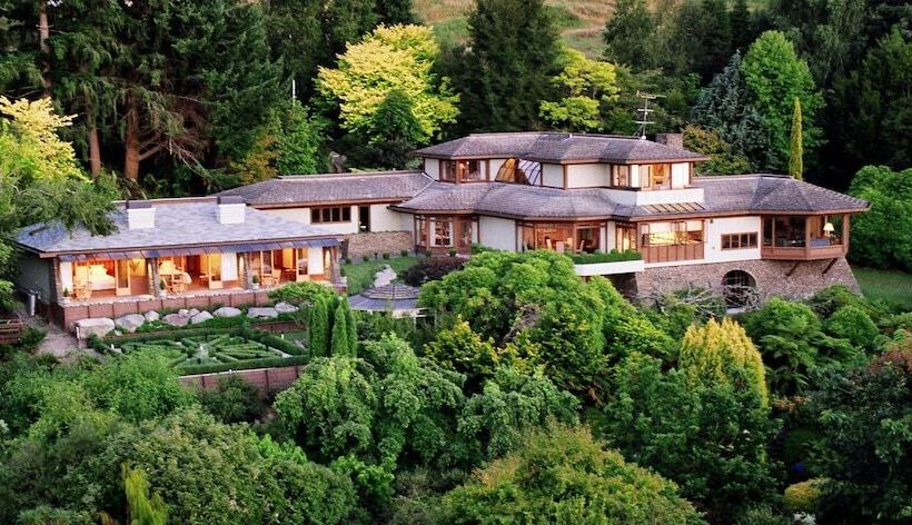Отель Lake Taupo Lodge