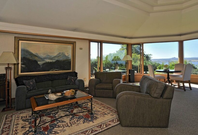 فندق Lake Taupo Lodge