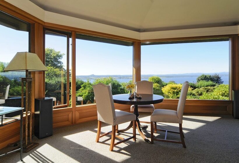 فندق Lake Taupo Lodge