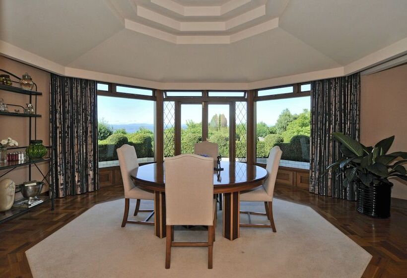 فندق Lake Taupo Lodge