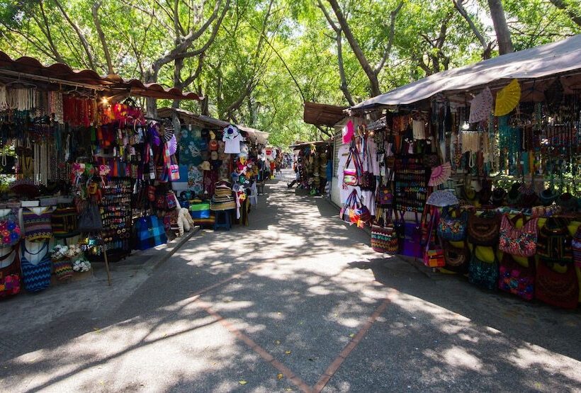 酒店 Los Arcos Suites