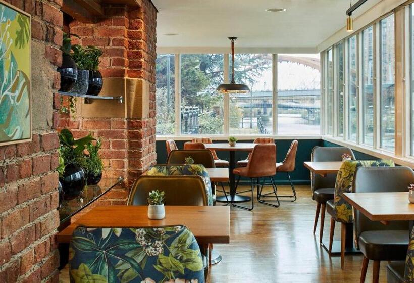 호텔 Manchester Marriott Victoria & Albert