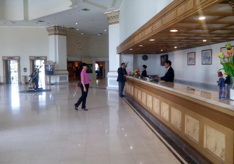 ホテル Mercure Jakarta Batavia
