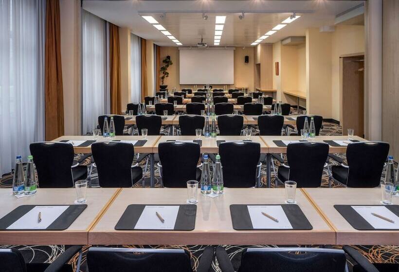 Mövenpick Hotel Nürnberg Airport