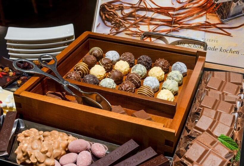 Mövenpick Hotel Nürnberg Airport