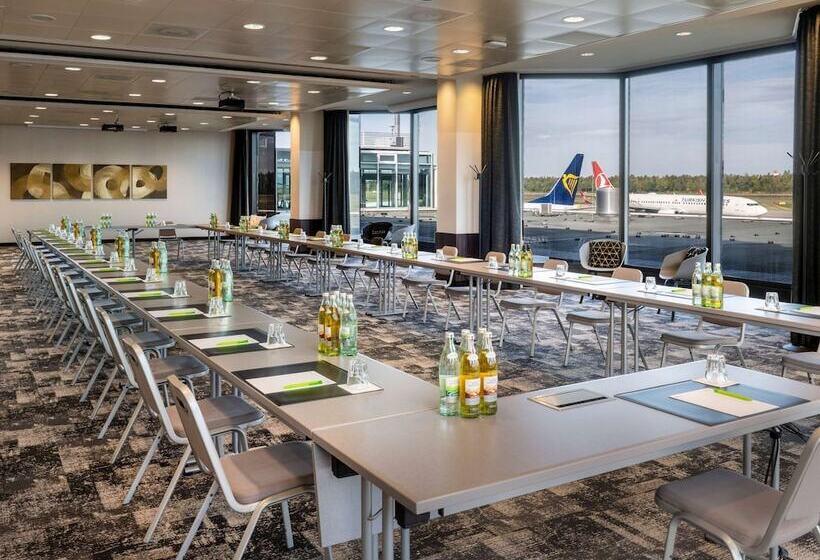 Mövenpick Hotel Nürnberg Airport