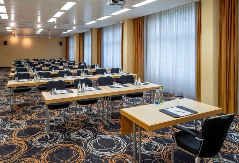 Mövenpick Hotel Nürnberg Airport