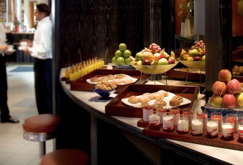 Mövenpick Hotel Nürnberg Airport