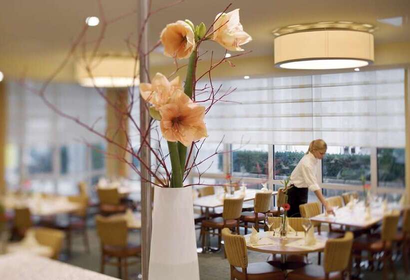 Mövenpick Hotel Nürnberg Airport