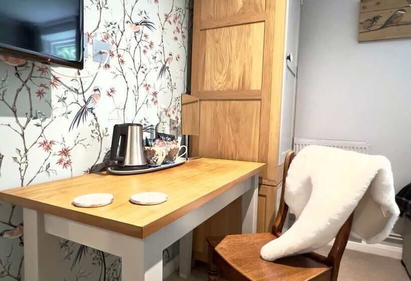 Отель New Flying Horse Inn