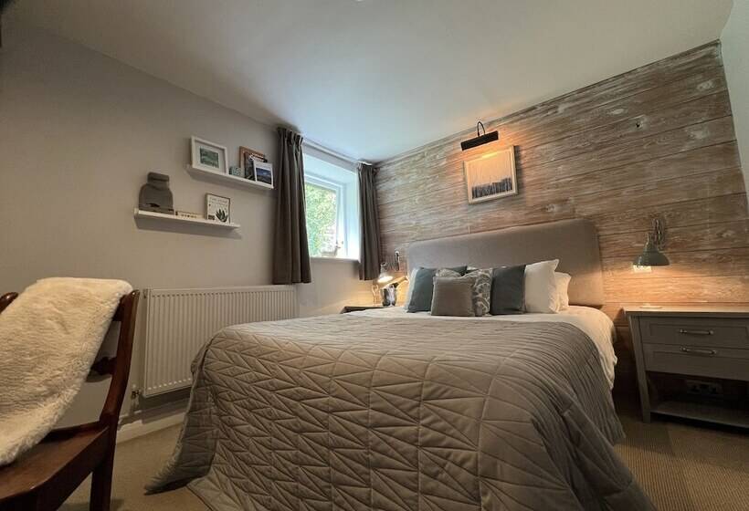 Отель New Flying Horse Inn