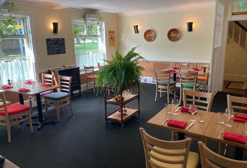 Отель Newell Bistro And Rooms