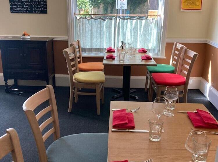 Отель Newell Bistro And Rooms