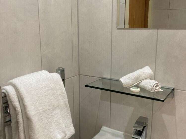 Отель Newell Bistro And Rooms