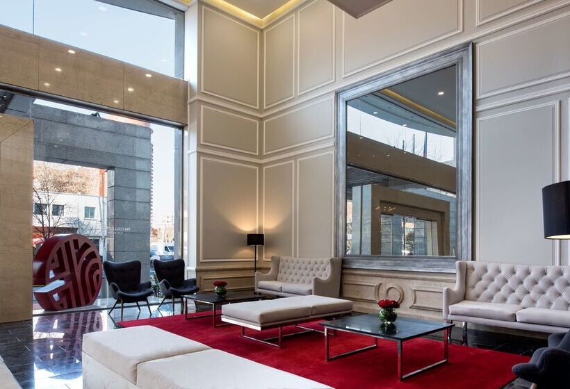 酒店 NH Collection Plaza Santiago