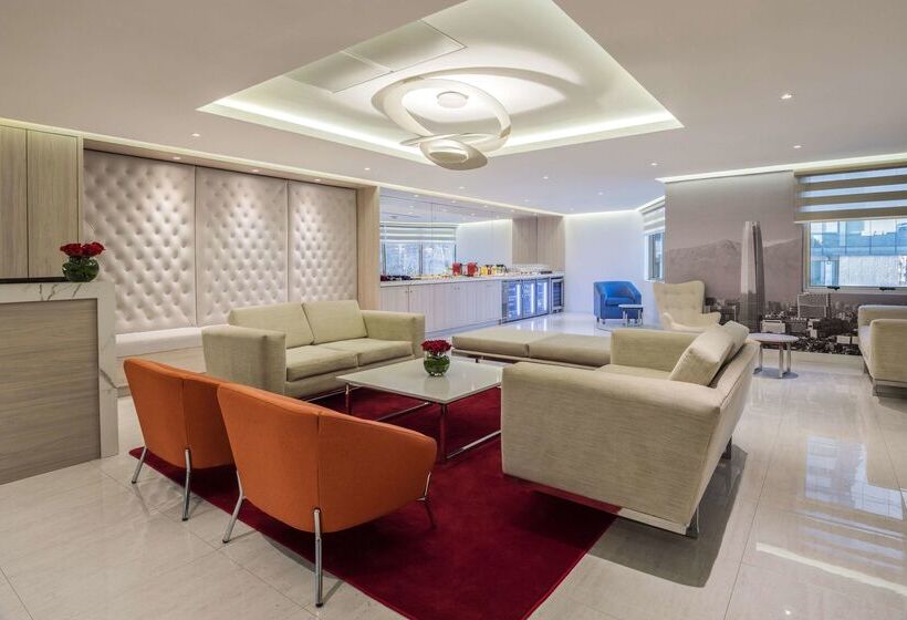 酒店 NH Collection Plaza Santiago