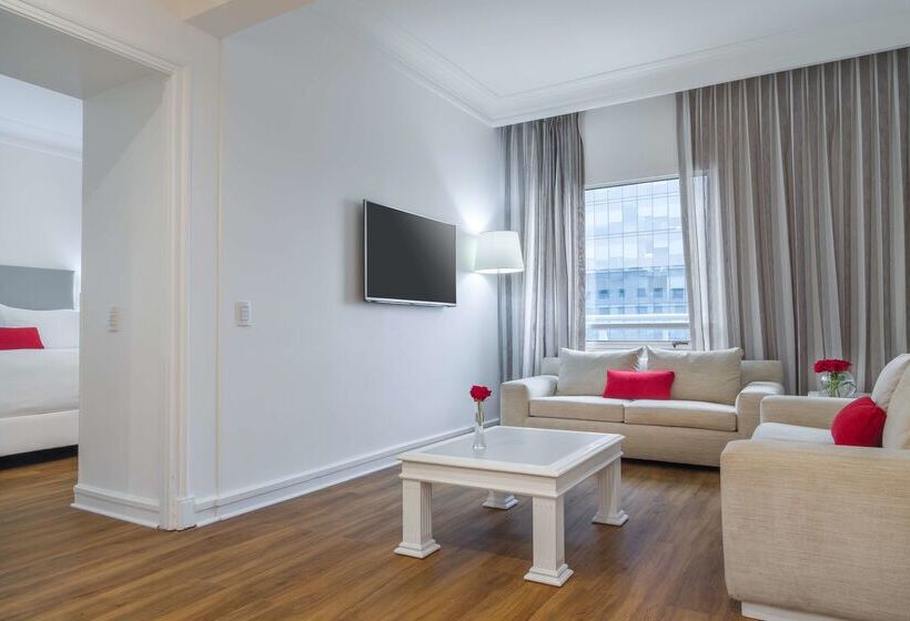 酒店 NH Collection Plaza Santiago