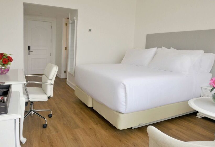 酒店 NH Collection Plaza Santiago