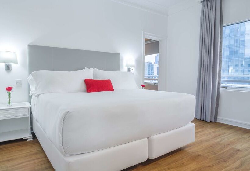 酒店 NH Collection Plaza Santiago