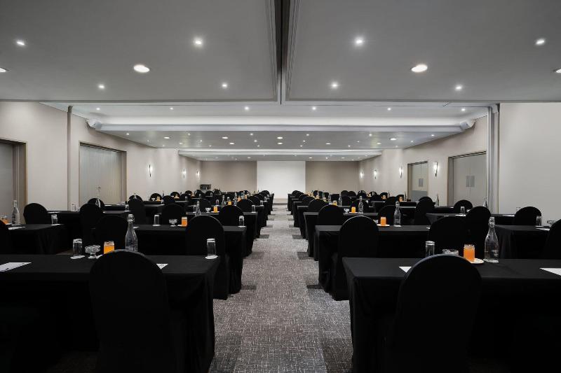 Protea Hotel By Marriott Karridene Beach