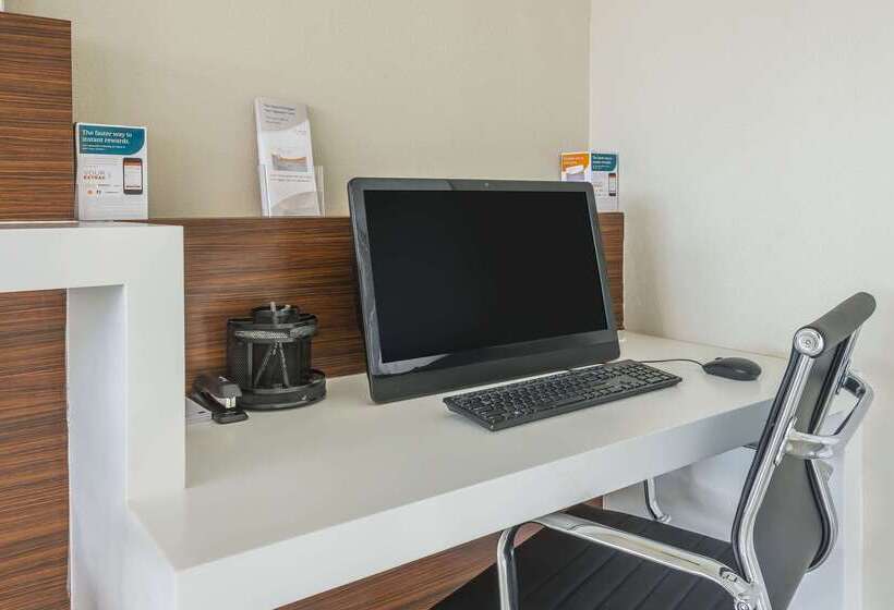 호텔 Quality Inn & Suites Kissimmee By The Lake