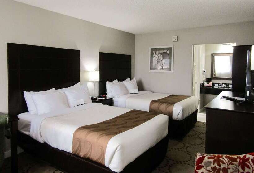 호텔 Quality Inn & Suites Kissimmee By The Lake