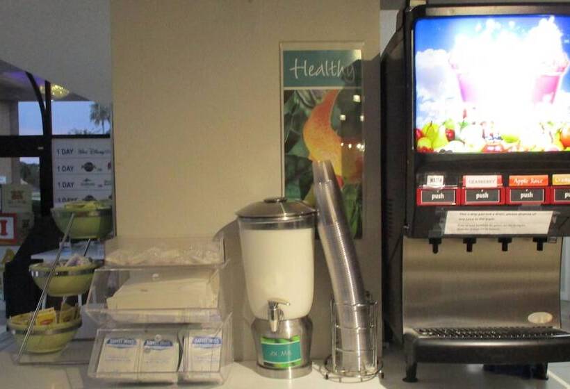 호텔 Quality Inn & Suites Kissimmee By The Lake