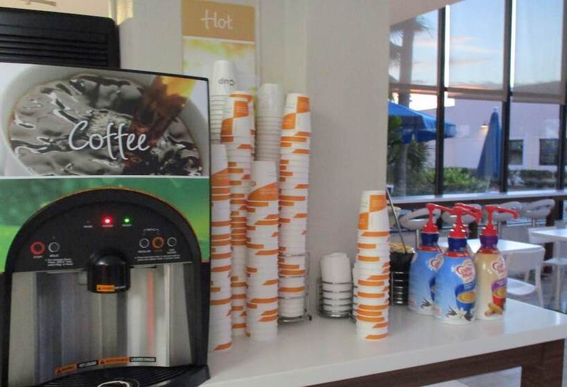 호텔 Quality Inn & Suites Kissimmee By The Lake