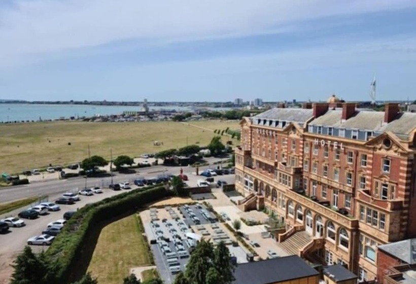 ホテル The Queens