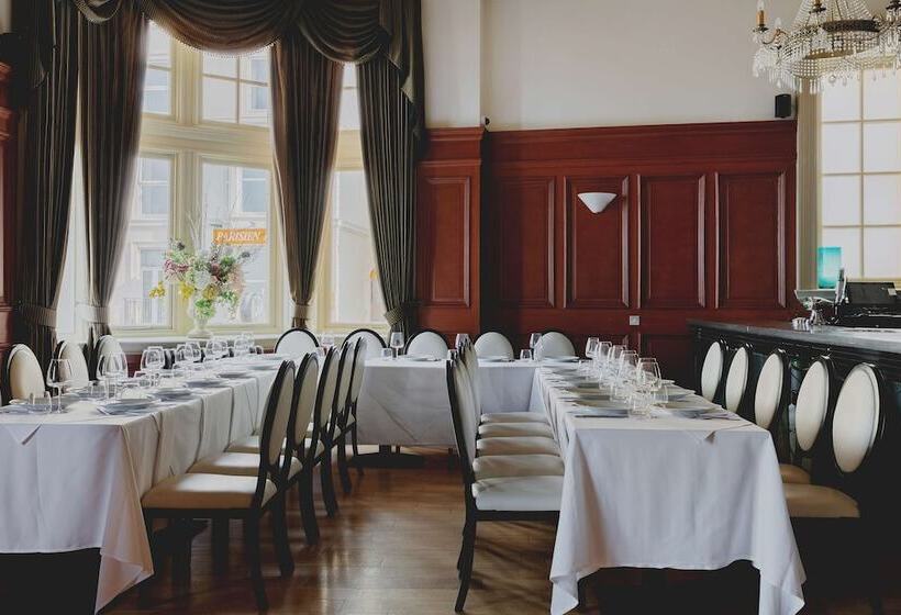 ホテル The Queens