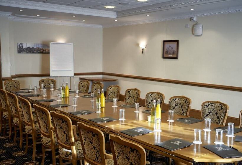 فندق ريفى Hempstead House Hotel & Restaurant