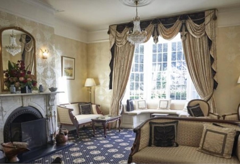 فندق ريفى Hempstead House Hotel & Restaurant