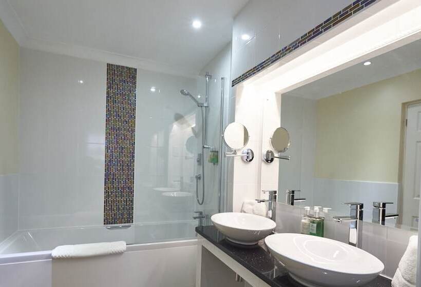 فندق ريفى Hempstead House Hotel & Restaurant