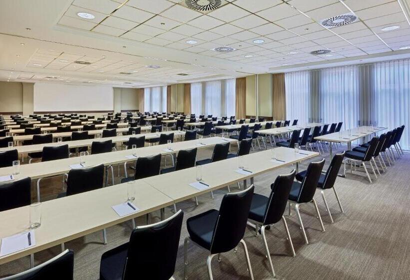 Отель Schwerin Seven Lakes