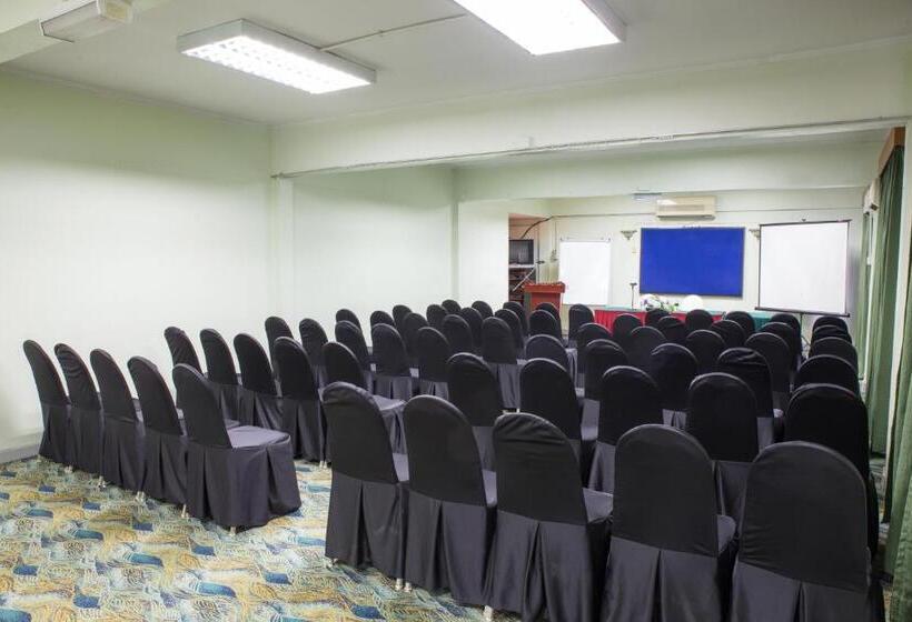 Отель Seri Malaysia Kuantan