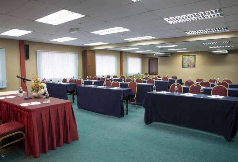 בית מלון כפרי Seri Malaysia Mersing