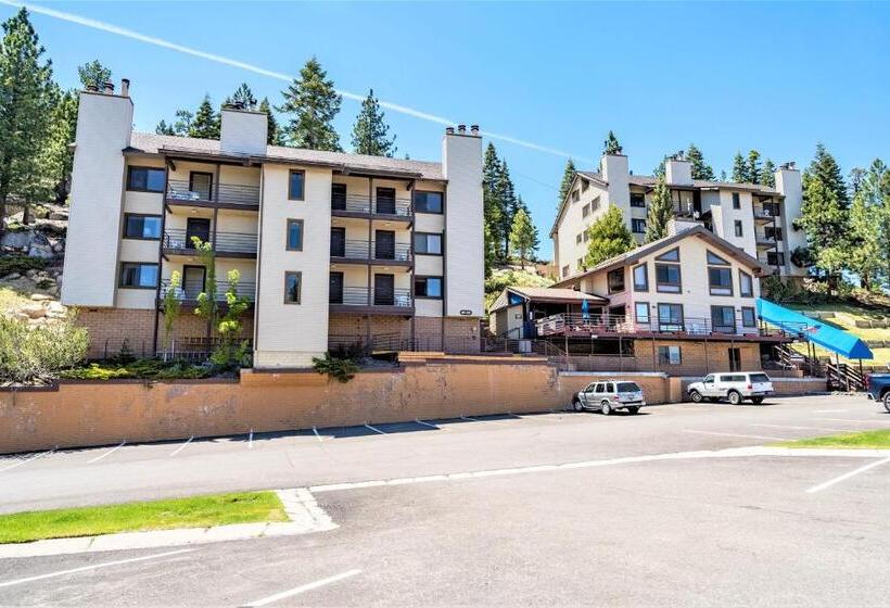 Отель Tahoe Summit Village