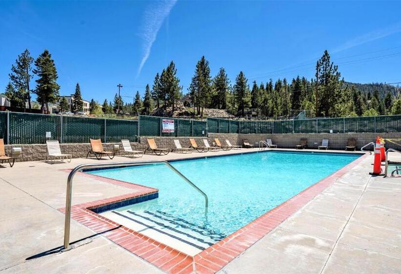 Отель Tahoe Summit Village