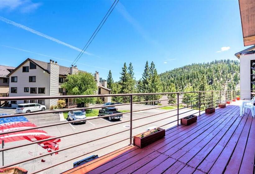 Отель Tahoe Summit Village