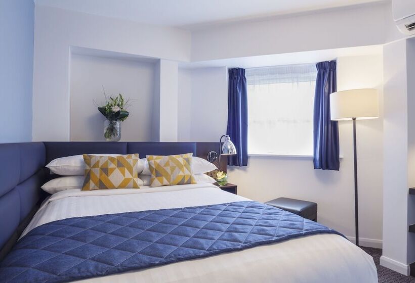 בית מלון כפרי Temple Bar